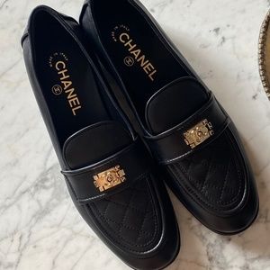 CHANEL Loafers LIKE NEW W/ BOX & DUST BAGS / Must Sell - send offers! 🥰